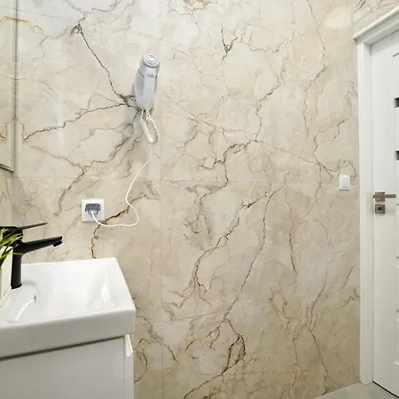 Mmrent Elvis * غدانسك